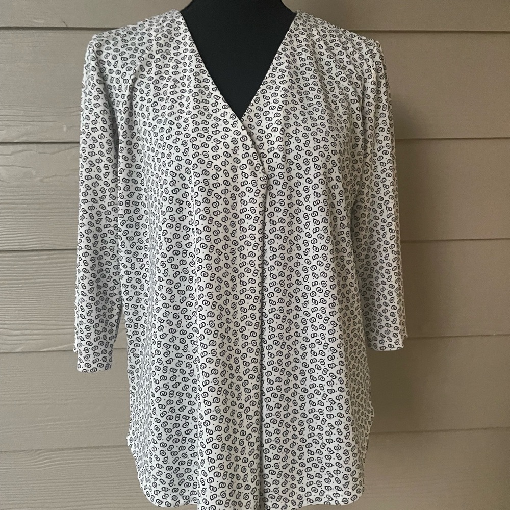 Ann Taylor Black and White Petite Blouse Size LP